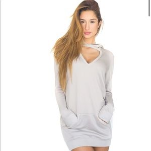 DISRUPTIVE YOUTH MAI HOODIE DRESS IN SAND COLOR XS